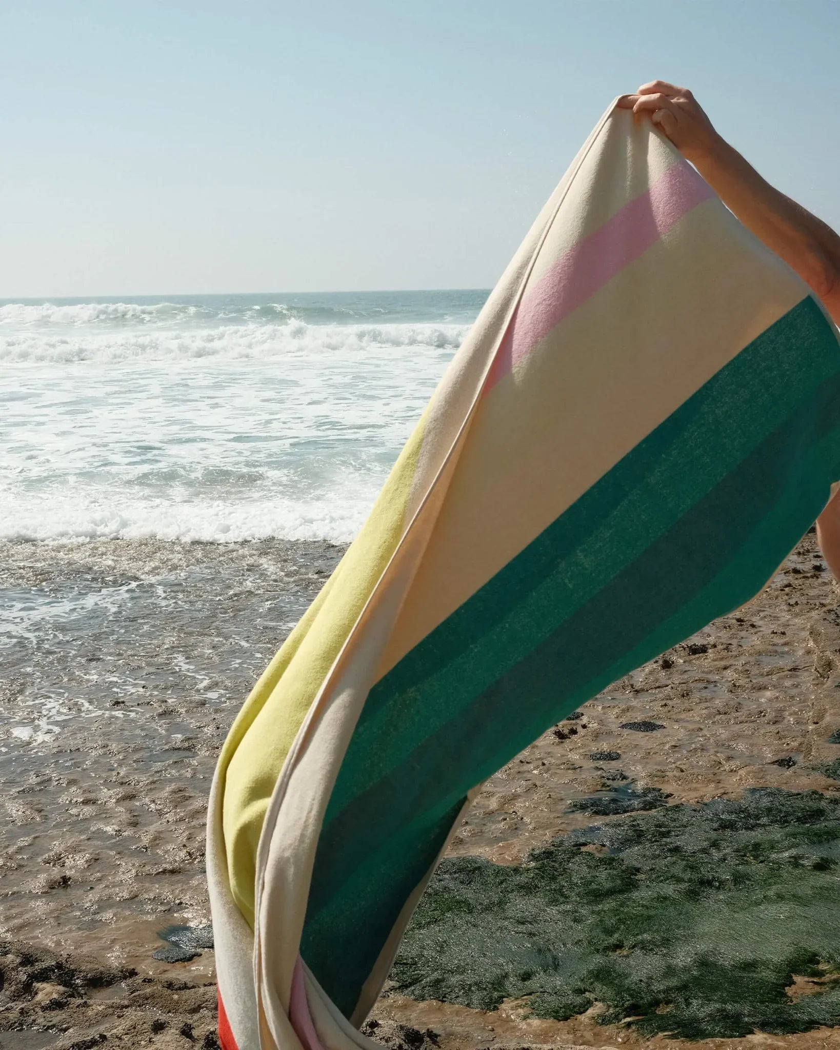 SUITE702 - MARTENS & MARTENS Strandtuch (90 x 180 cm) • Pink-Turquoise-Lime-Red - ROSA ECK