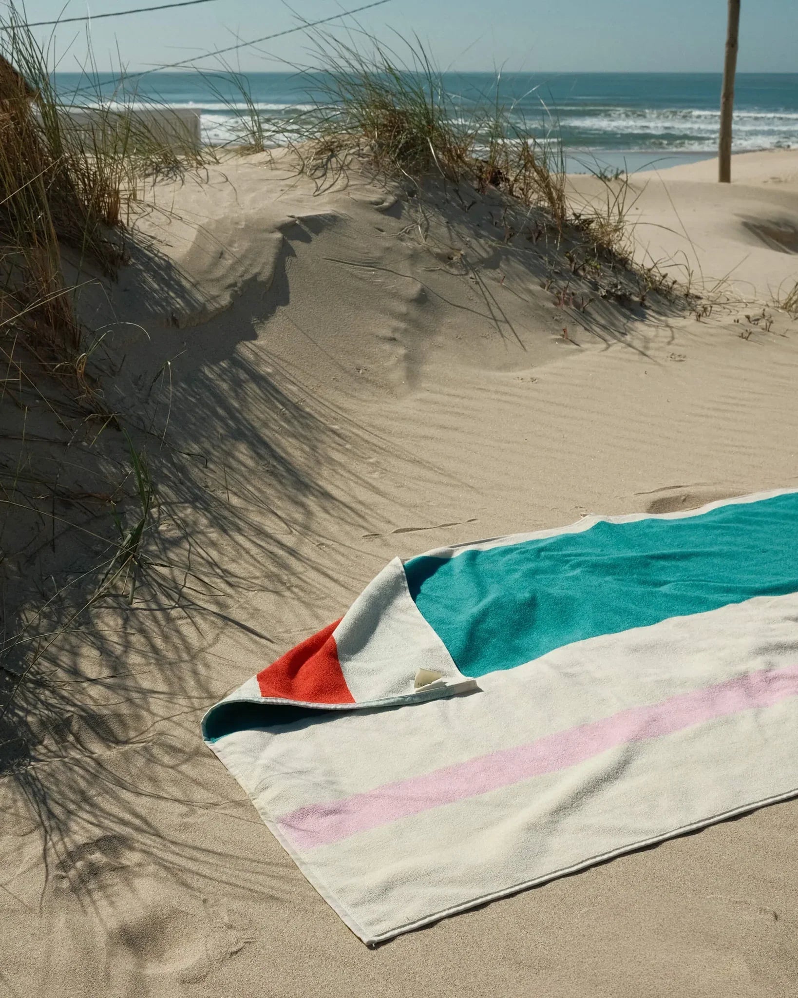 SUITE702 - MARTENS & MARTENS Strandtuch (90 x 180 cm) • Pink-Turquoise-Lime-Red - ROSA ECK