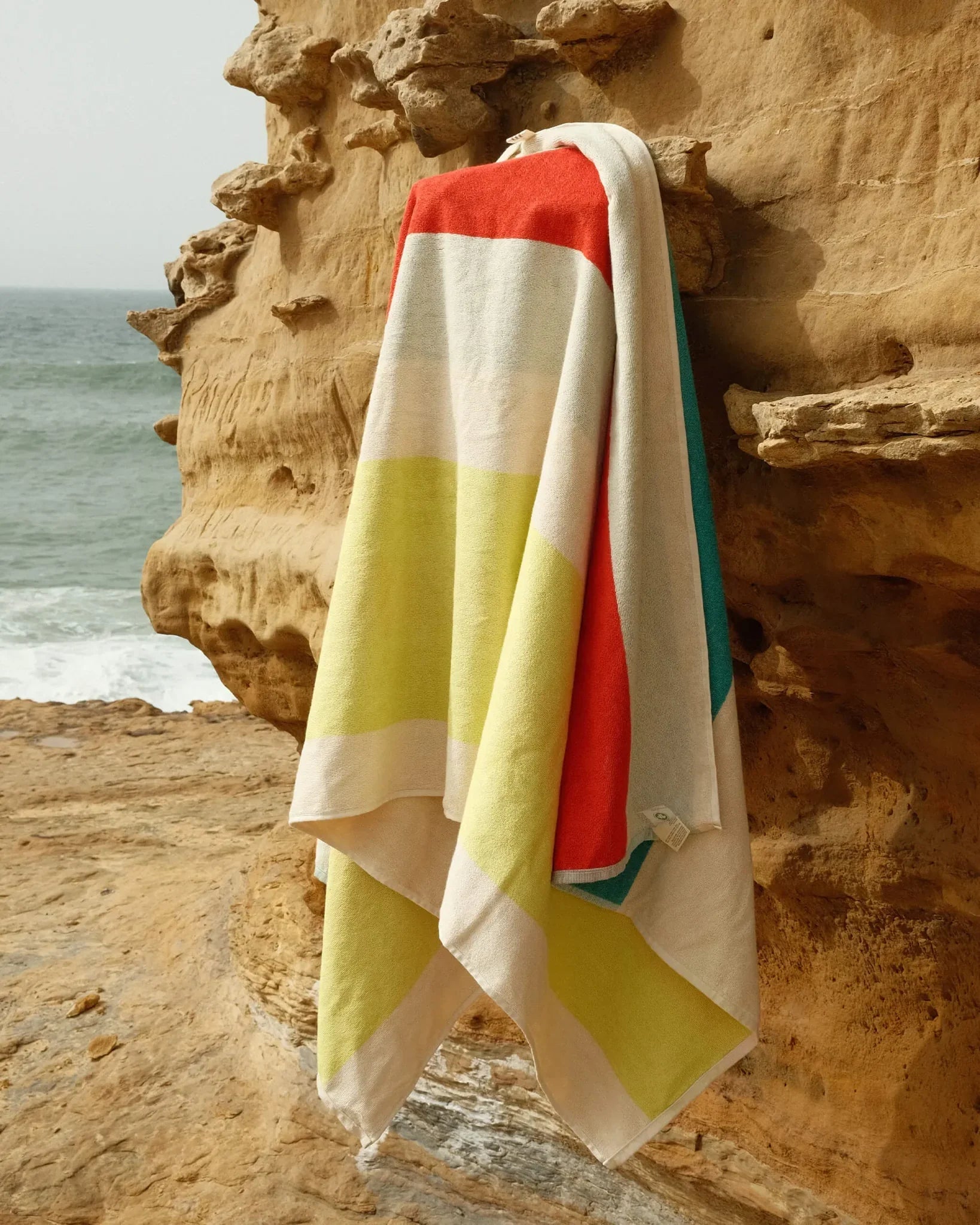 SUITE702 - MARTENS & MARTENS Strandtuch (90 x 180 cm) • Pink-Turquoise-Lime-Red - ROSA ECK