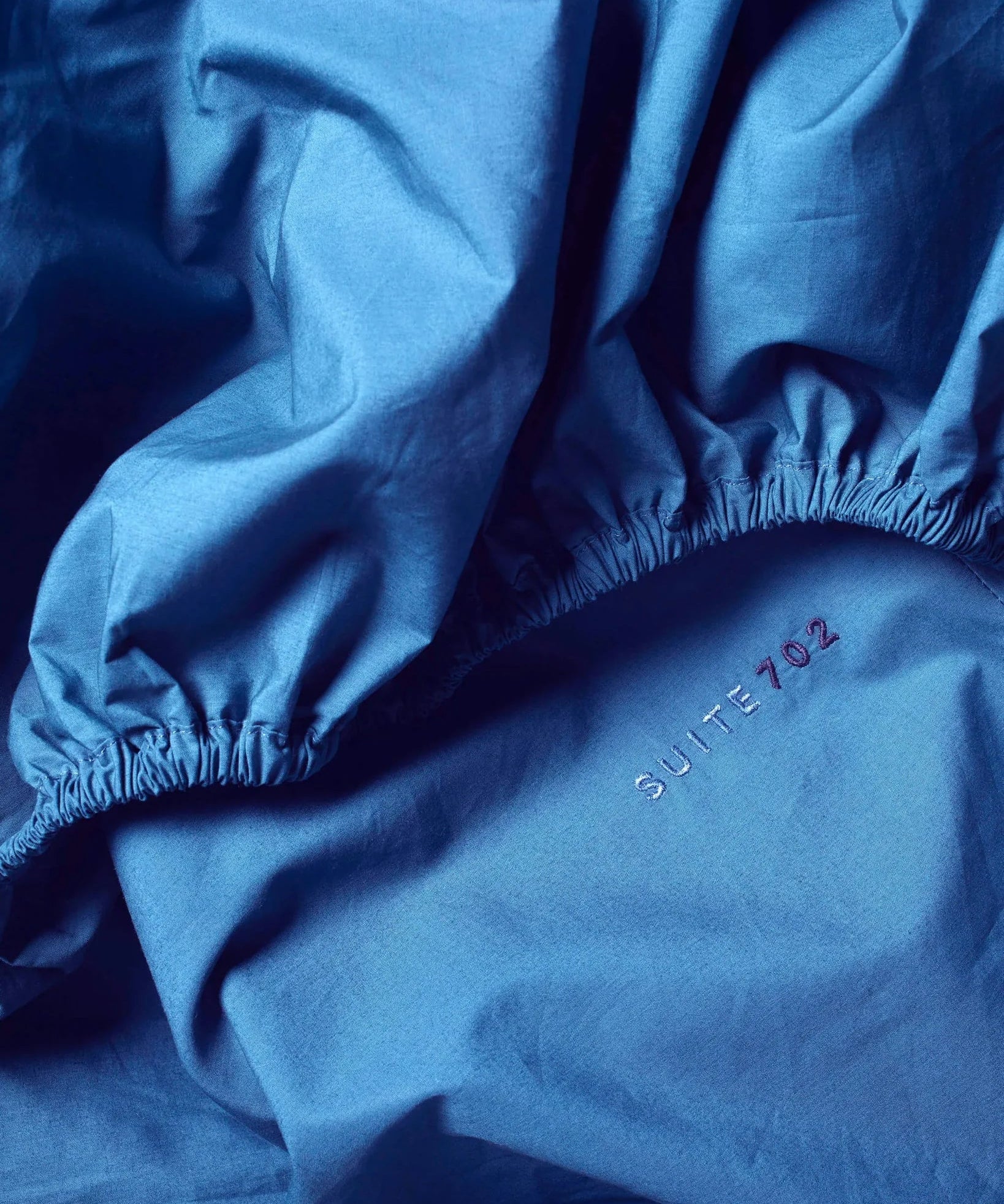 SUITE702 - Spannbettlaken aus Bio-Baumwolle • Cobalt Blue - ROSA ECK