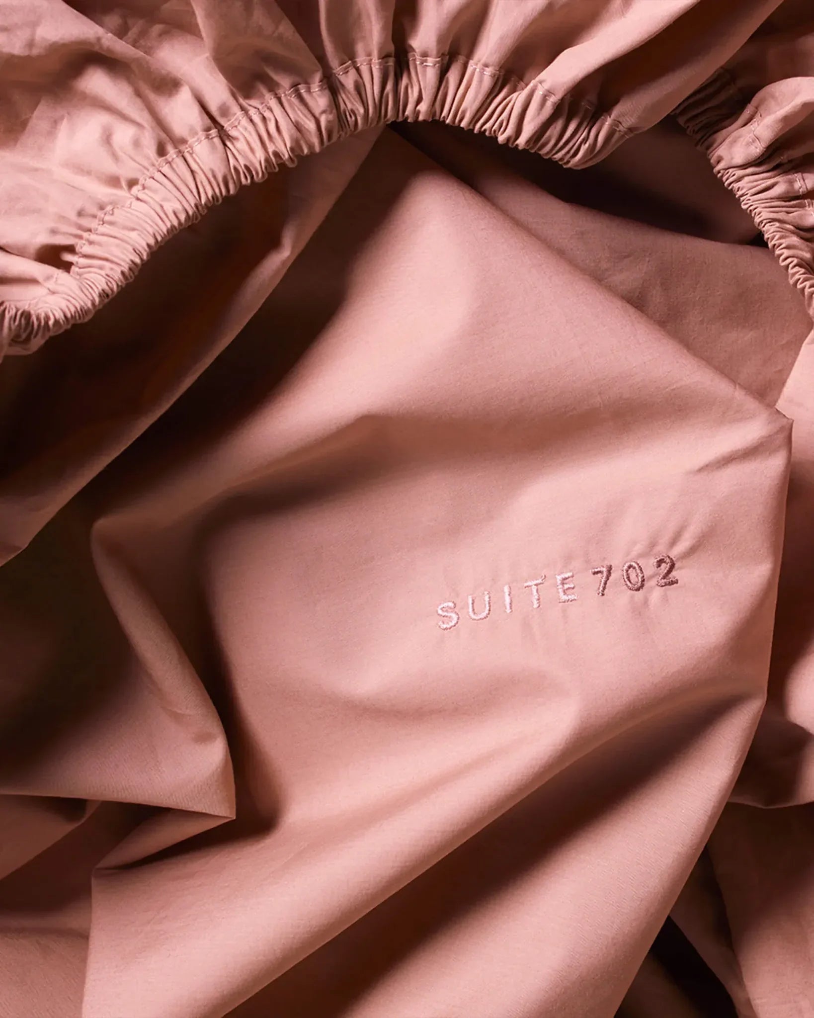 SUITE702 - Spannbettlaken aus Bio-Baumwolle • Dusty Rose - ROSA ECK