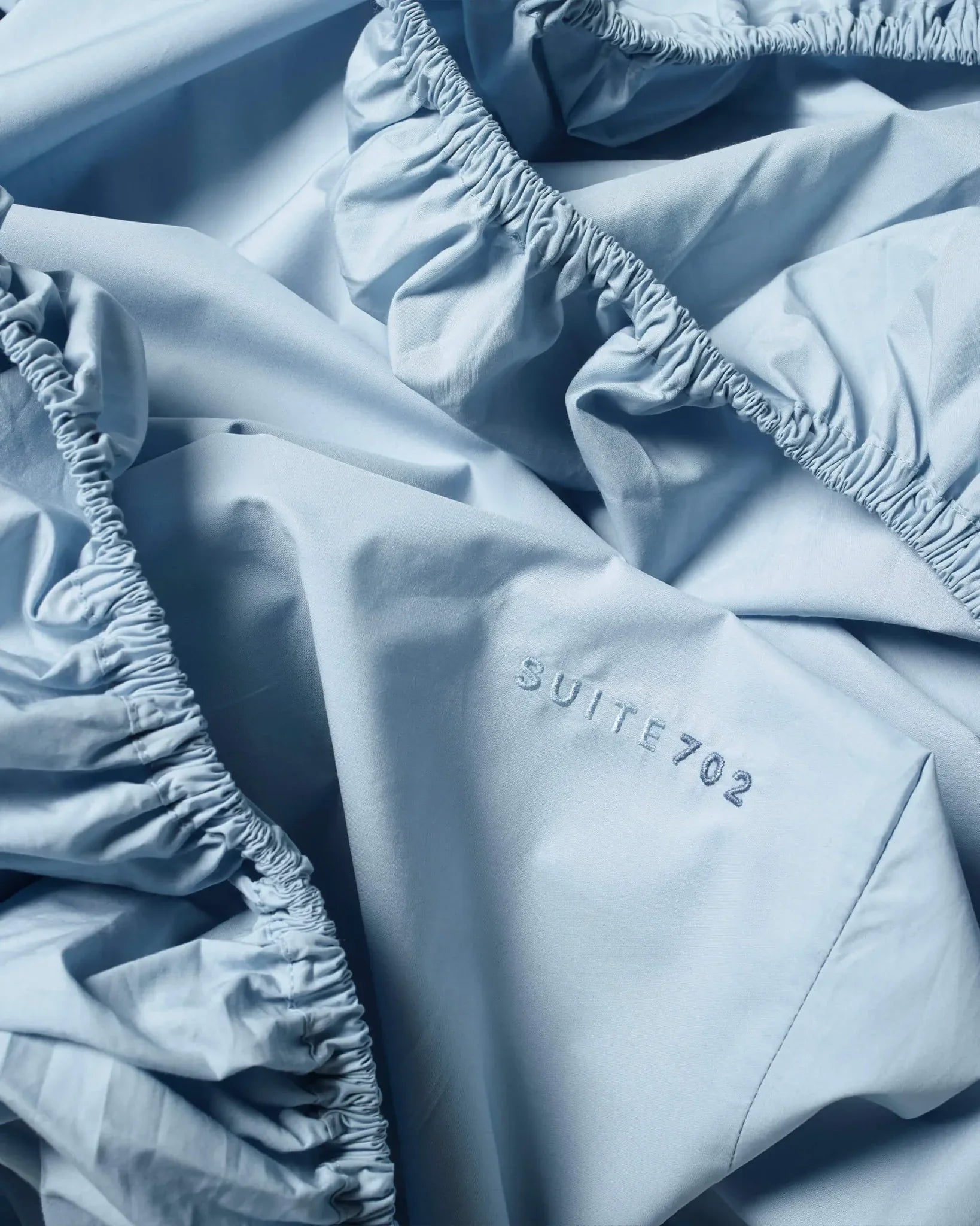 SUITE702 - Spannbettlaken aus Bio-Baumwolle • Sky Blue - ROSA ECK