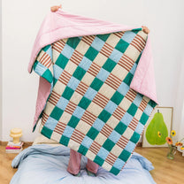 Tarta Gelatina - PLAYGROUND Große Steppdecke/Spieldecke - Sofadecke - ROSA ECK