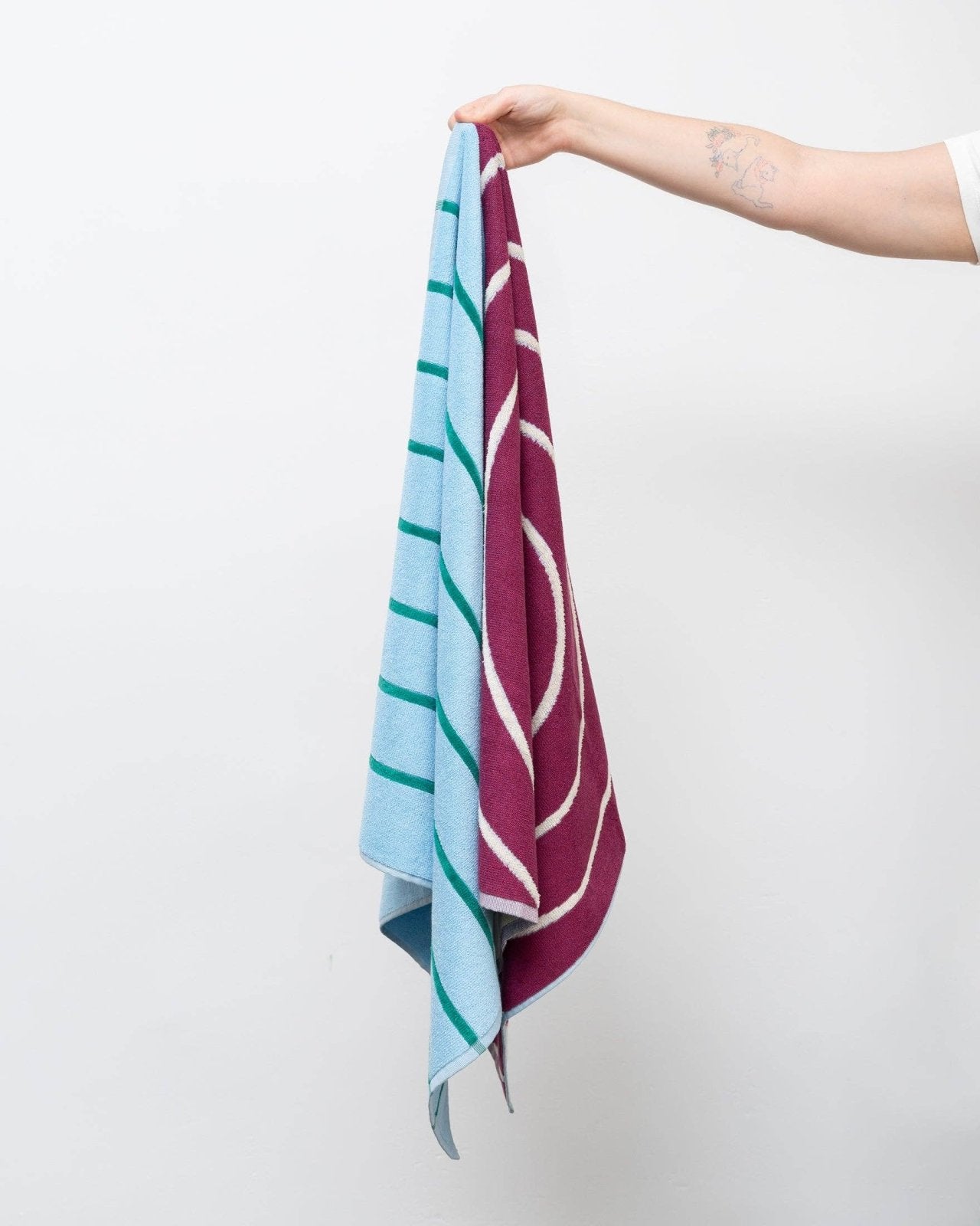 Tarta Gelatina - Wende-Badetuch • Plum / Sky Blue - ROSA ECK