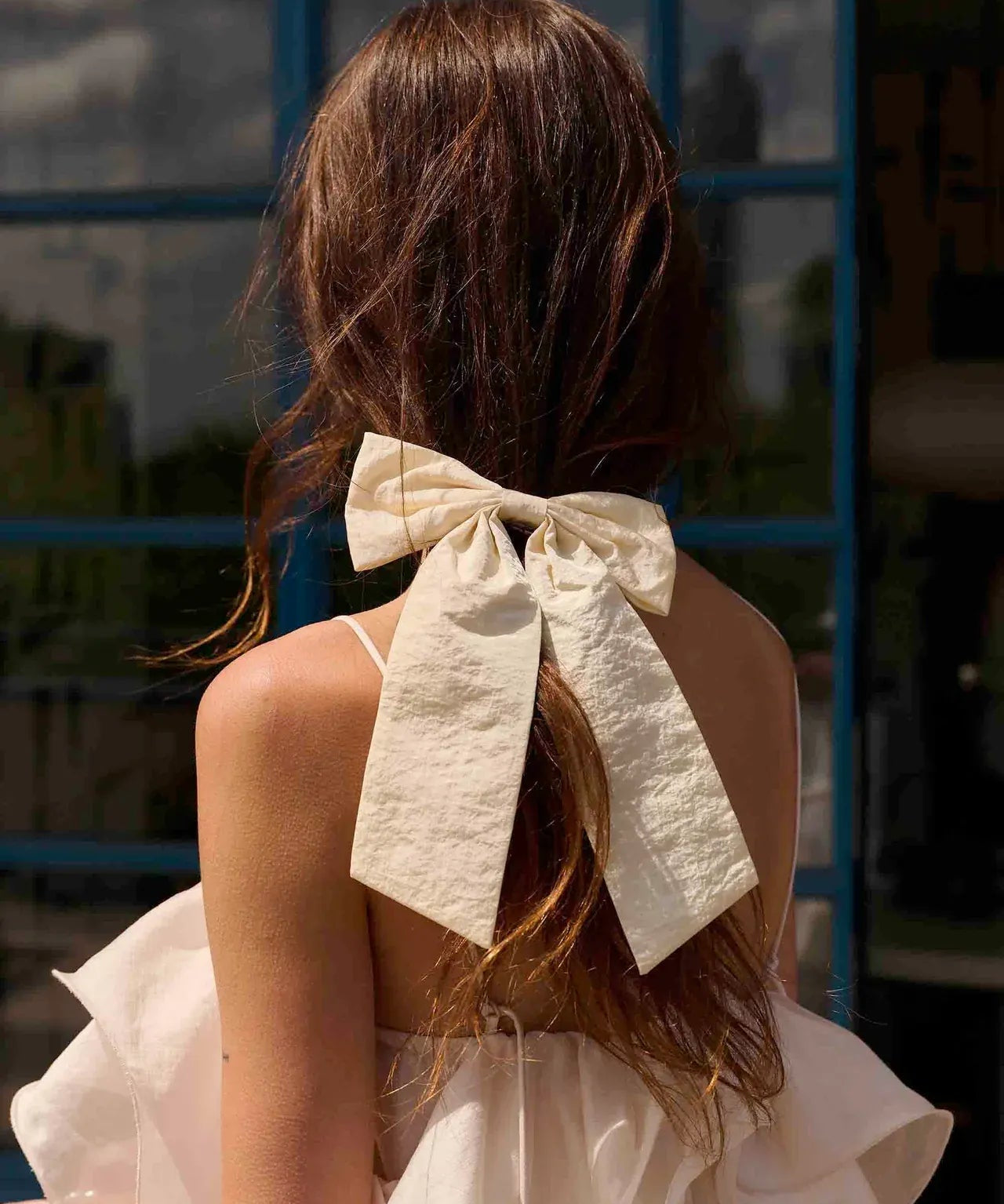 The Sticky Sis Club - CLUB CHIC Haarschleife • pearl white - ROSA ECK