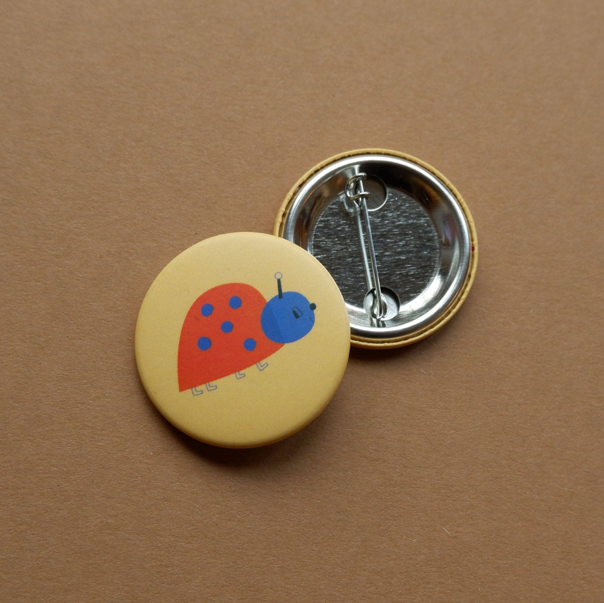 tinyday - MARIENKÄFER Button (37 mm) - ROSA ECK