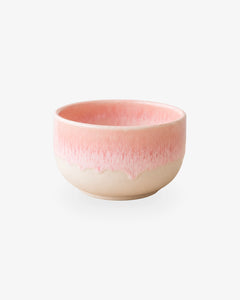 Kleiner Keramikbecher in Beige mit Rosa und Weiß, ohne Henkel