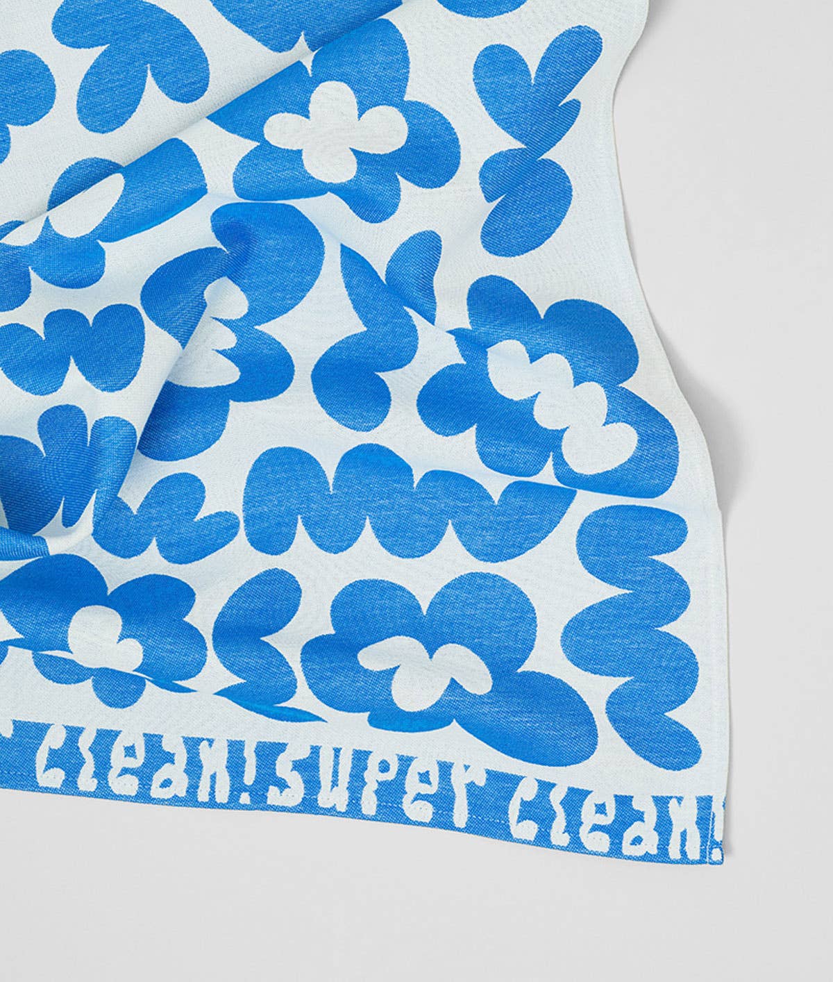 Wrap - FLOWERS AND SQUIGGLES Geschirrtuch (50 × 70 cm) • Blue/Natural - ROSA ECK
