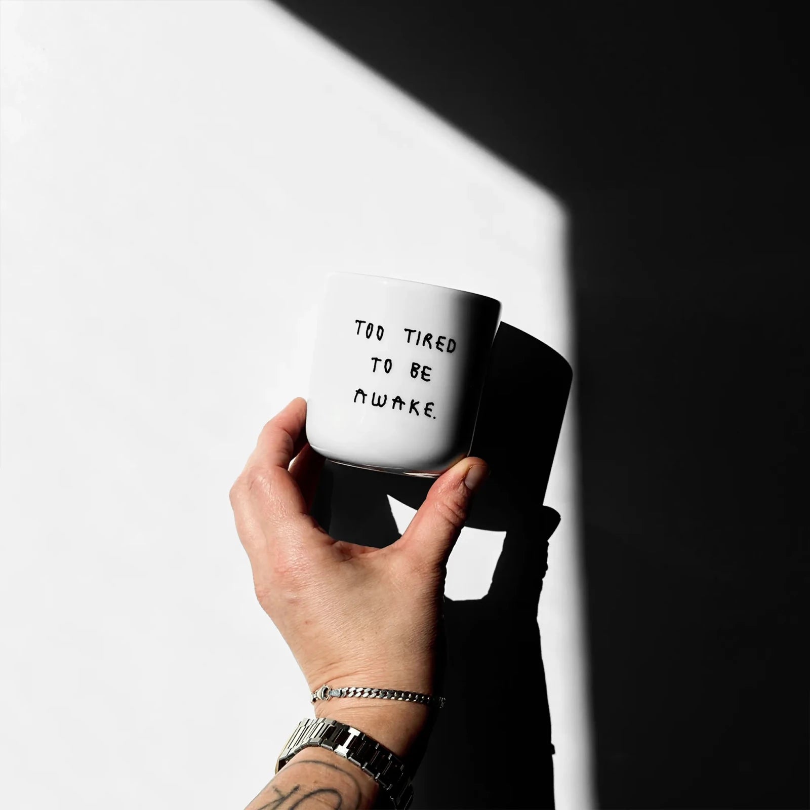 Becher aus Porzellan • TOO TIRED TO BE AWAKE – Yahya Studio – Bild 5
