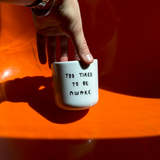 yahya studio - Becher aus Porzellan • TOO TIRED TO BE AWAKE - ROSA ECK