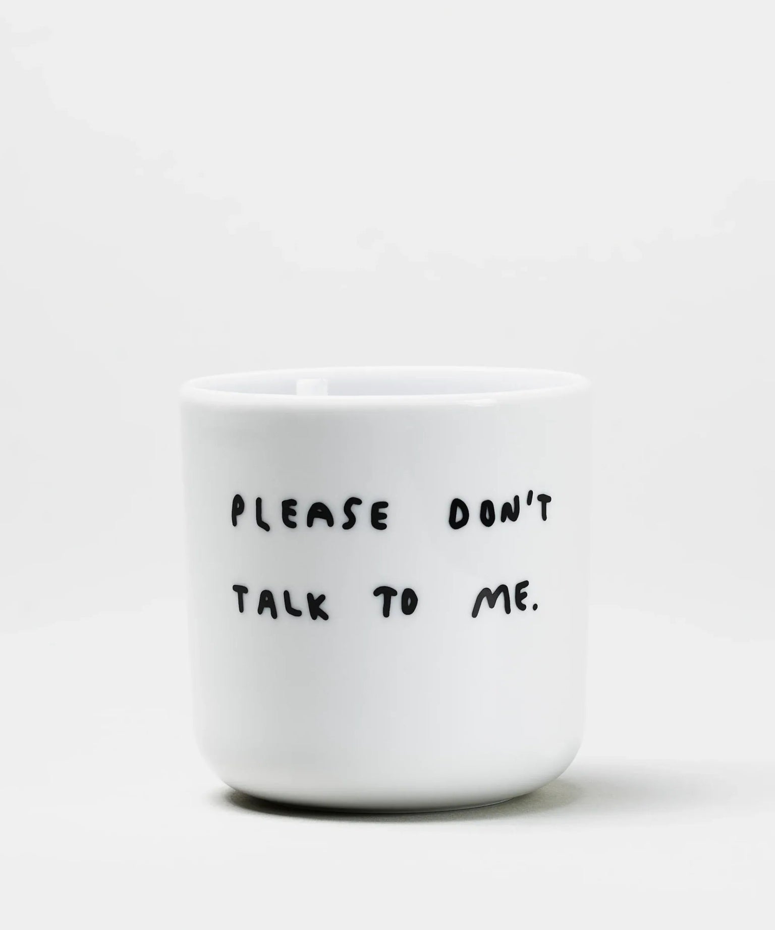 yahya studio - PLEASE DON'T TALK TO ME Becher aus Porzellan - Kaffee - und Teetasse - ROSA ECK - Cup, ,