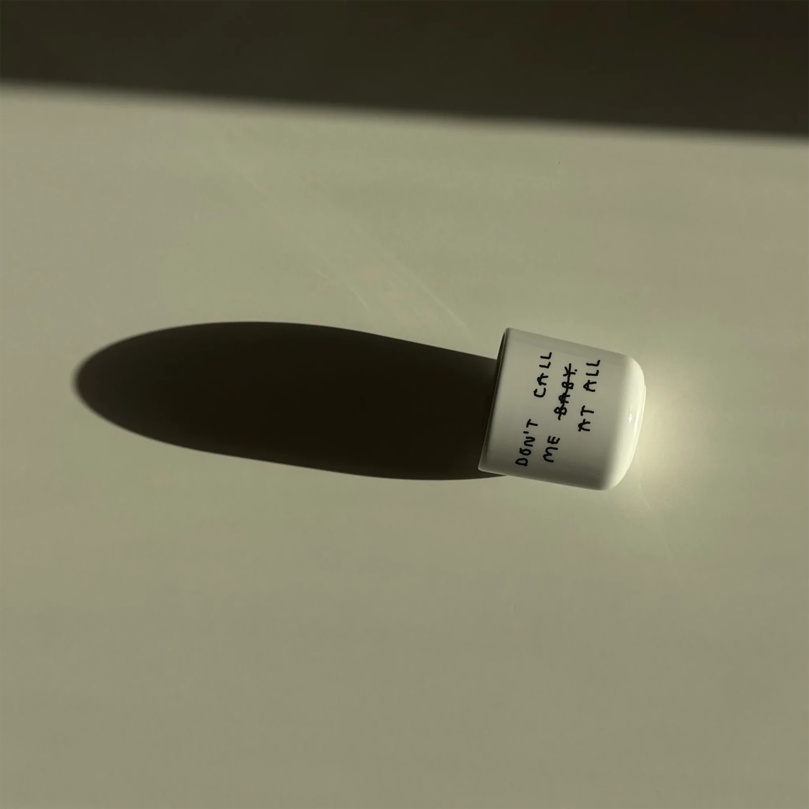 Porzellanbecher mit Spruch • DON'T CALL ME AT ALL – Yahya Studio – Bild 5