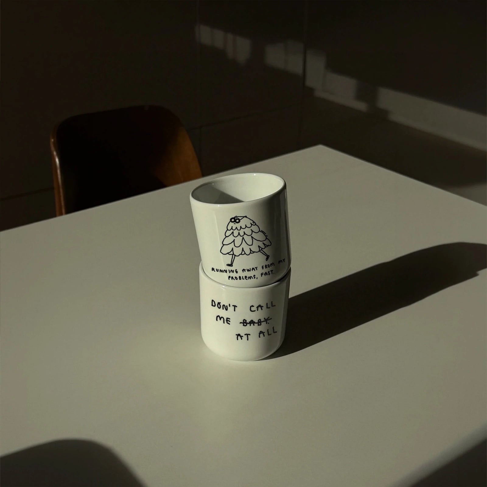Porzellanbecher mit Spruch • RUNNING AWAY – Yahya Studio – Bild 5