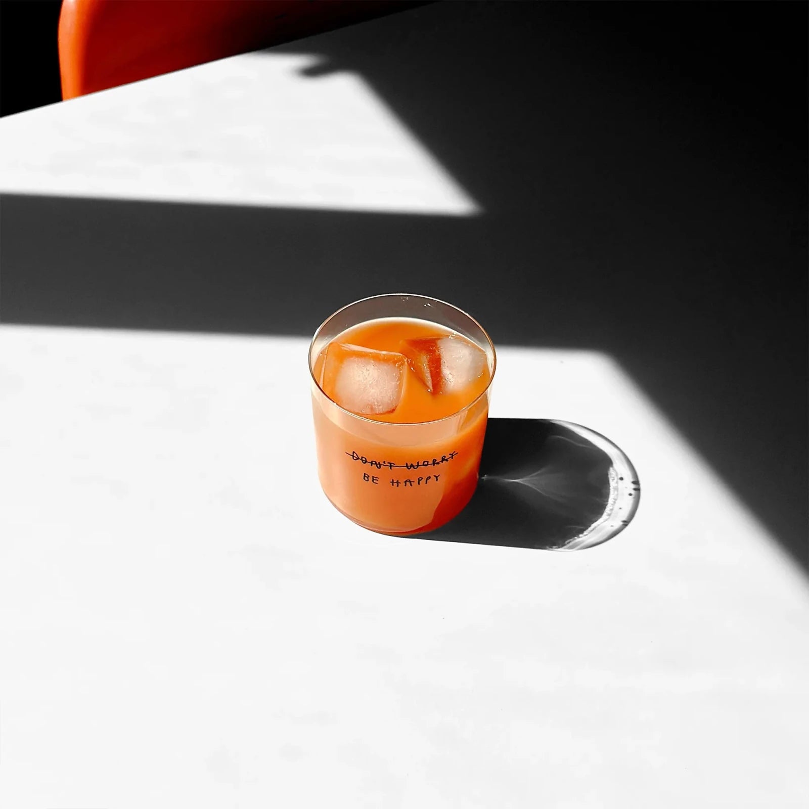Trinkglas mit Statement • DON'T WORRY BE HAPPY – Yahya Studio – Bild 5