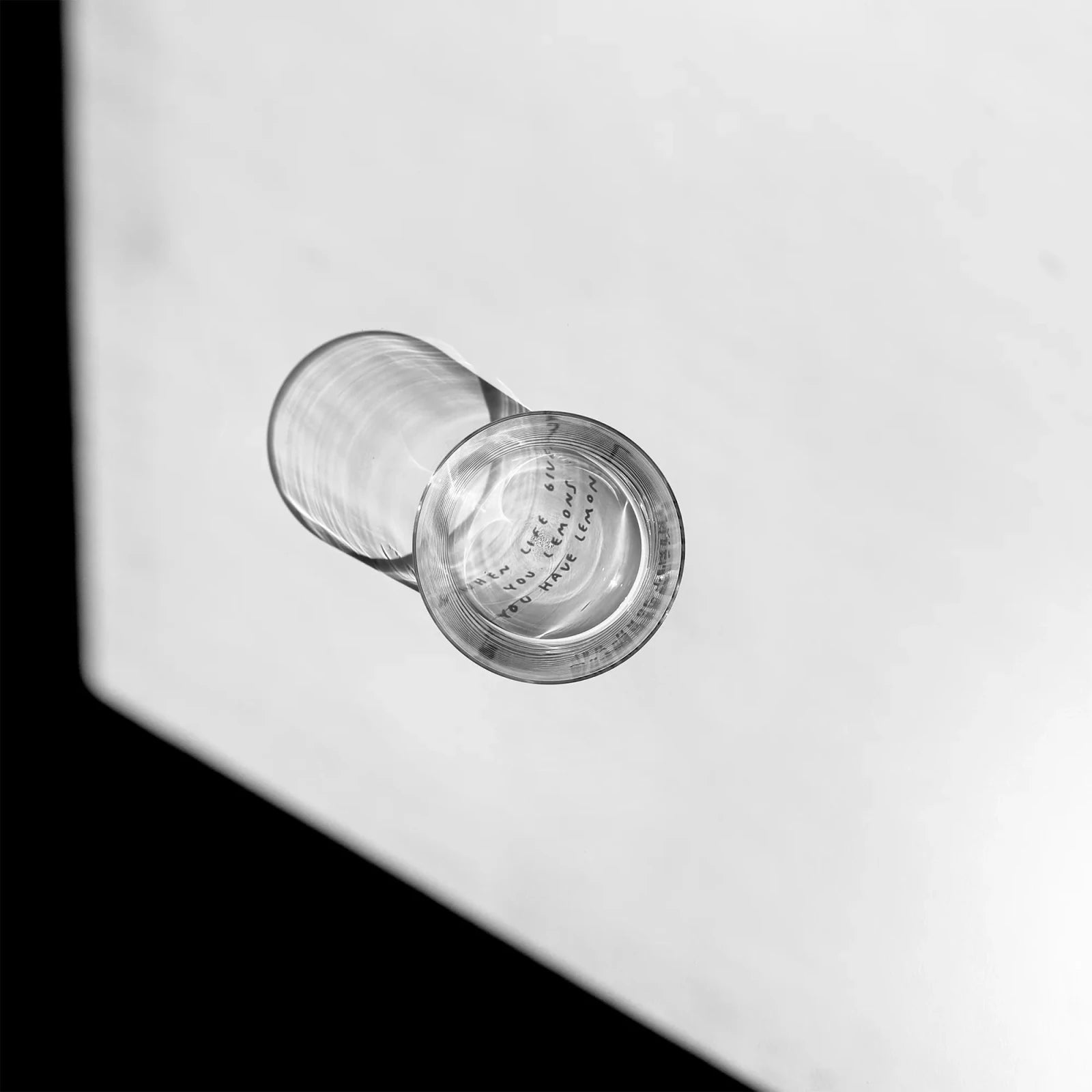 Trinkglas mit Statement • WHEN LIFE GIVES YOU LEMONS … – Yahya Studio – Bild 3
